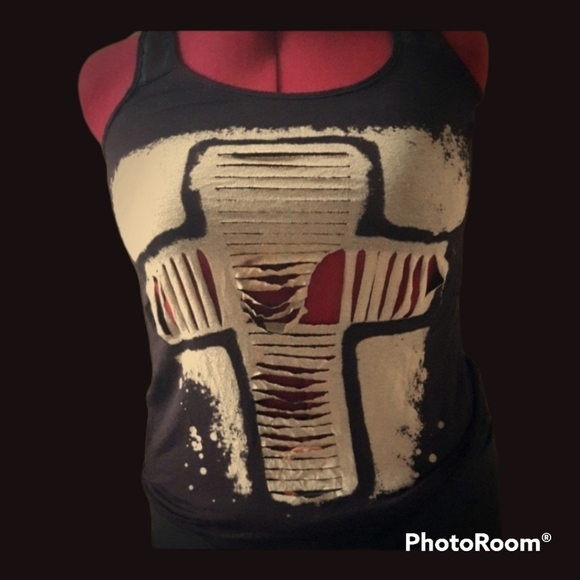 2/$20 Issi Tank 199 - Picture 1 of 4